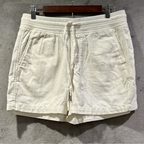 Orvis Pants - Orvis Women’s Size Medium Pull-On White Shorts Resort Wear Travel Beach Summer